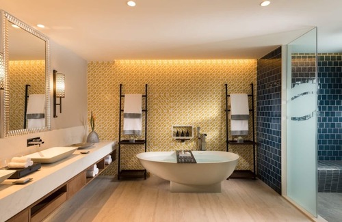 Plaine Magnien House | Get Ready for Blissful Getaway! Outdoor Pool, Spa, Free Parking, Beachfront!