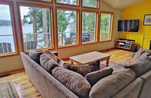 Lopez Island House | Mud Bay Waterfront - Wi-Fi - Tons of Privacy