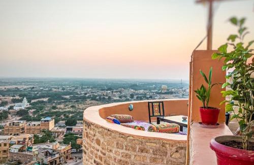 Amar Sagar Pol House | Mud Mirror Guesthouse