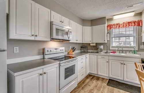 Garden City House | 'Mud Monkeys' Beach House, Family Rental/Golfer's Getaway!