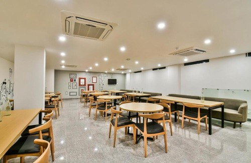 Danapur Hotel | MUDITA By KIRTI