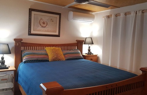 Mudjimba Cottage | Mudjimba Cottage - pets allowed inside & 300 m to the beach
