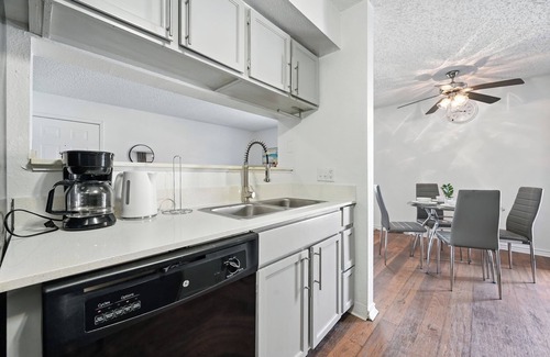 Windsor Park Apartment | Mueller Flats 120 I Spacious 2 Bed 2 Bath