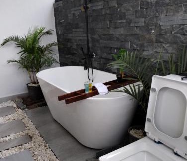 Entebbe House | Muguet