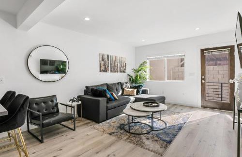 Mid City Bed & Breakfast | Muirfield Chic City Bungalow with Parking