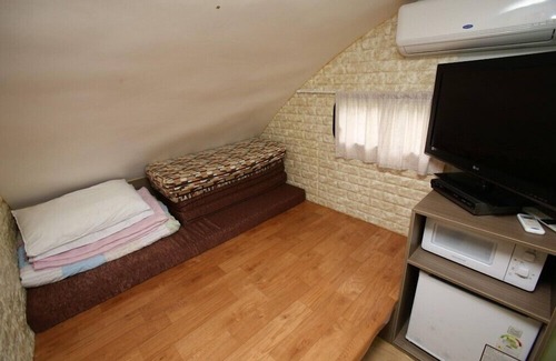 Seolcheon-myeon House | Muju Caravan Pesnion