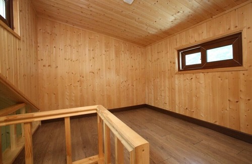 Seolcheon-myeon House | Muju Caravan Pesnion