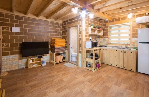 Seolcheon-myeon House | Muju Heukjip Jeongwon Pension