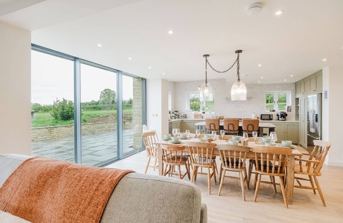 Malmesbury House | Mulberry Cottage 5BD in Wiltshire