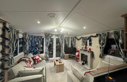 Crowle House | Mulberry Heaven - Clearwater