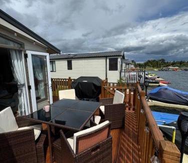 Crowle House | Mulberry Heaven - Clearwater