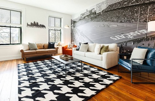 Pendleton House | Mulberry Mansion | OTR | FREE Parking!!!