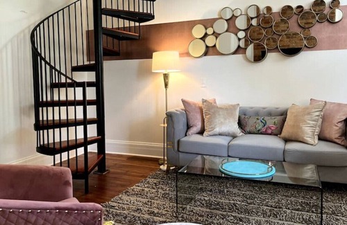 Pendleton House | Mulberry Mansion | OTR | FREE Parking!!!