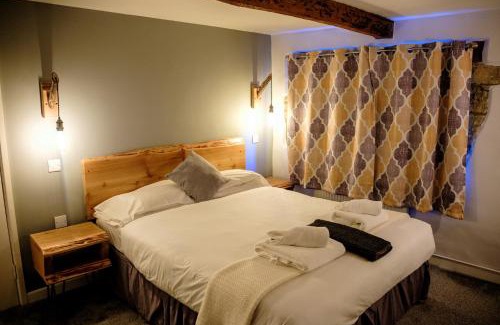 Street Bed & Breakfast | Mullions 51 B&B