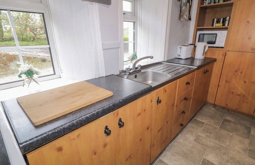 Donegal Cottage | MULROY COTTAGE, family friendly, with open fire in Downings