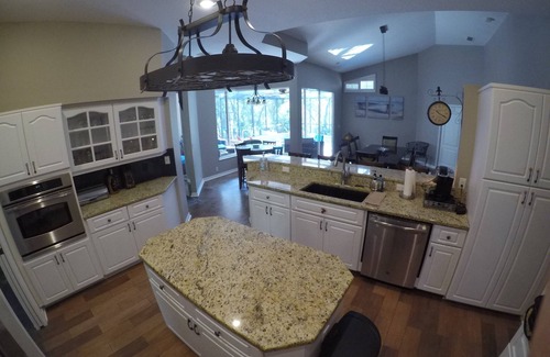 Pine Ridge House | Multi-family peaceful retreat home sleeps15 with heated pool near Crystal River!