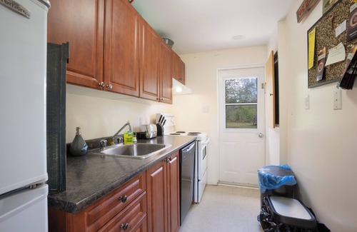 Trent Hills House | Multi-Family Private Resort (Pool, Gardens, Swings, 3-Full Homes) *Sleeps 30*