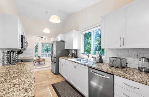 Viewpoint House | Multi functional Family Home in Redmond and only four mins to MSFT