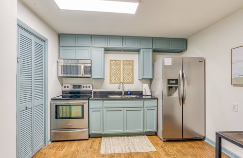 Killen House | Multi-generational retreat on Wilson Lake w/game room, firepit & pier
