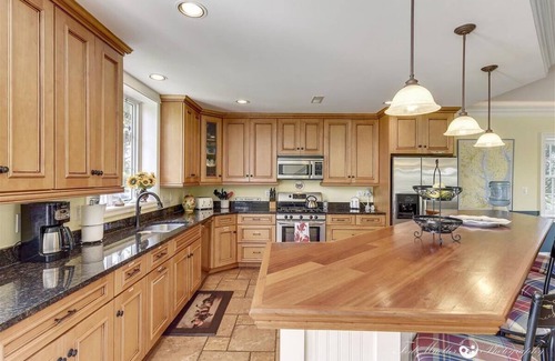 Cambridge House | Multi-Generational Waterfront Retreat with Pool!