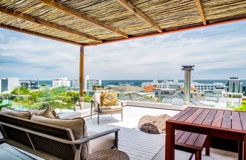 Sea Point Villa | Multi level 4 bedroom villa property