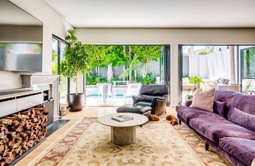 Sea Point Villa | Multi level 4 bedroom villa property