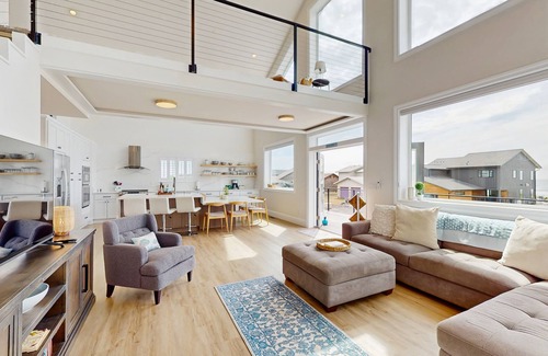 Westport House | Multi-level home w/ beautiful ocean & sunset view, close to State parks & beach
