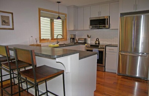 Lincoln House | Multi-level, spacious, AC/FP, wood view, deck, swim club. F1344 by LRS