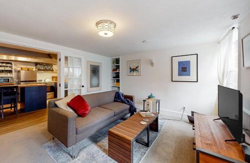 Multnomah House | Multnomah Village Hideaway