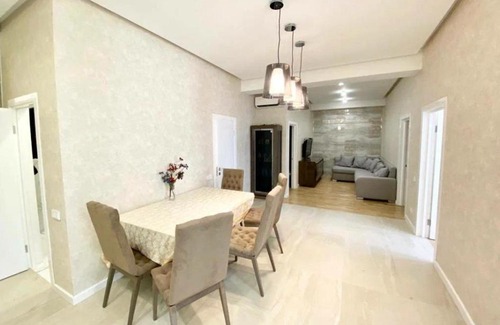 Versova Apartment | Mumbai vacation apartment