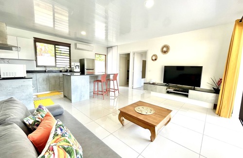 Punaauia House | Muna house and private pool - A/C - optic fiber Wi-Fi - 3 pers