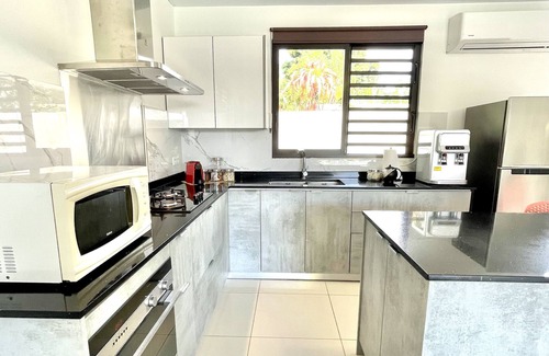 Punaauia House | Muna house and private pool - A/C - optic fiber Wi-Fi - 3 pers
