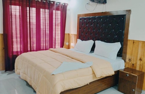 Mussoorie Hotel | MUNDRIKA RESORT tejas - All mountain view Rooms