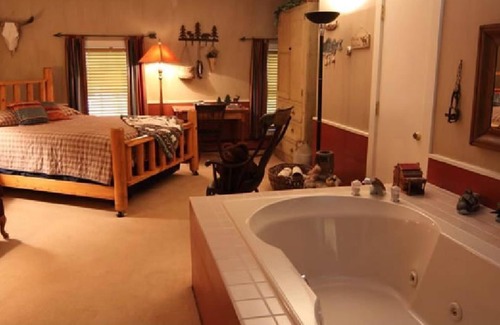 Jonesville Bed & Breakfast | Munro House B And B