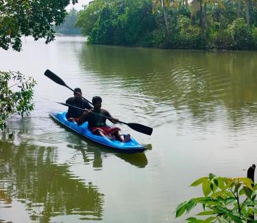 Munroe Island House | Munroe Inn Homestay