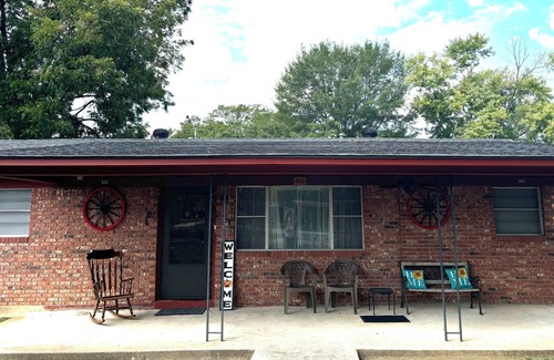 Murfreesboro House | Murfreesboro Arkansas walking distance in town 1.9 miles to Crater of Diamond's