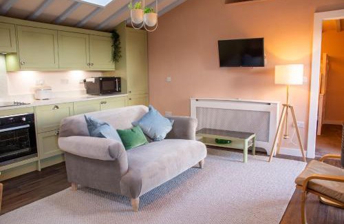 Llanddaniel Fab House | Murmur y Coed