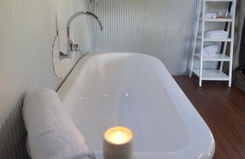 Upper Lockyer RV Rental | Murphy's Creek Hideaway