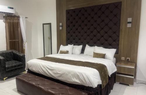 Umuahia Hotel | Murphy's Mansion Resort