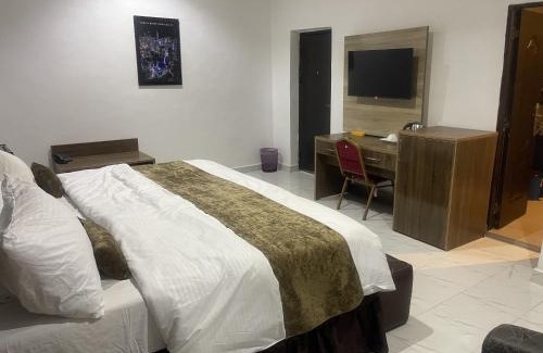 Umuahia Hotel | Murphy's Mansion Resort