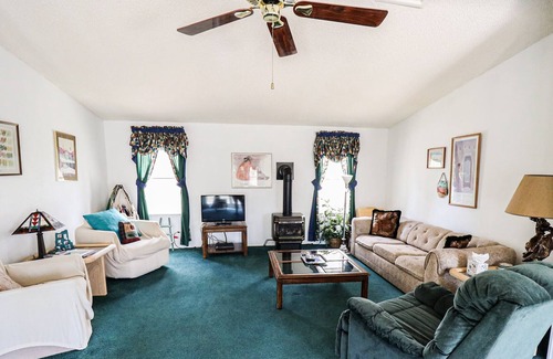Grand Lake House | Murphy's Retreat - Spacious pet friendly mountain home!