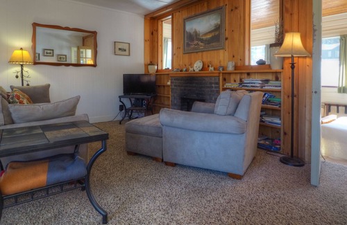 Estes Park Cabin | Murphy's Riverside Cottage - Vintage Mountain Cabin on the River - Mountain Views -- 20-NCD0227