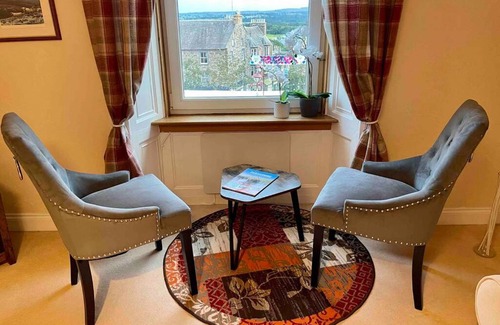 Crieff Apartment | Murray Fountain View