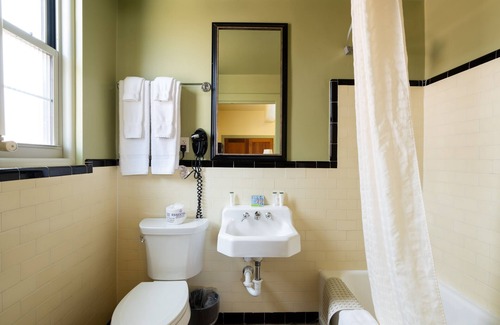 Tyrone Hotel | Murray Hotel