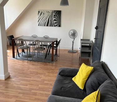 Orangerie Apartment | Mury 12