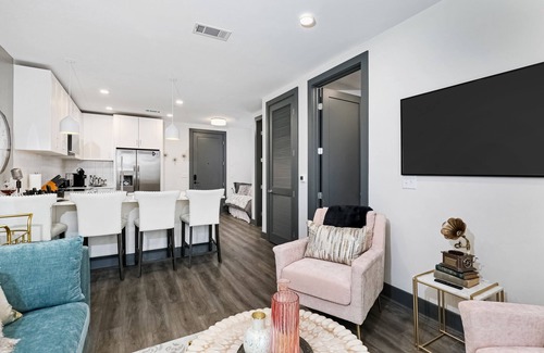 Rolling Mill Hill Condo | Muse | Classy downtown condo with AC, rooftop lounge & fitness room
