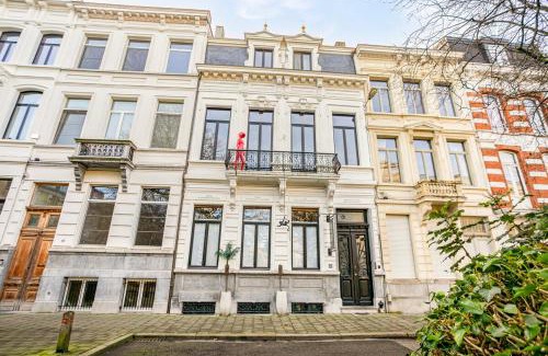 South Antwerp Apartment | Museum Garden View Apartment Antwerp South