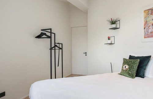 South Antwerp Apartment | Museum Garden Views Visonary Loft