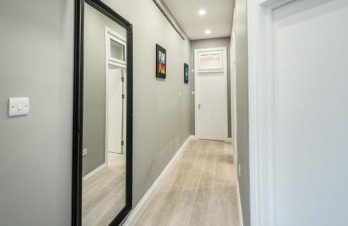 South Kensington Apartment | Museum Gate Apartment