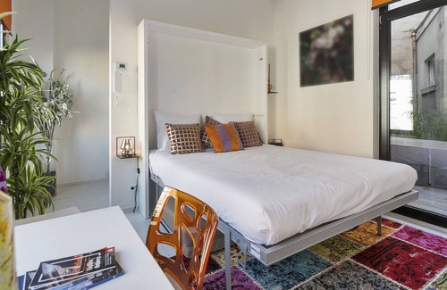 South Antwerp Apartment | Museum Zuid Colorful Marnix